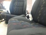 Intérieur complet Peugeot 106 – Sièges avant et banquette arrière tissu noir – Image 5