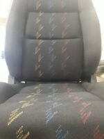 Intérieur complet Peugeot 106 – Sièges avant et banquette arrière tissu noir – Image 6
